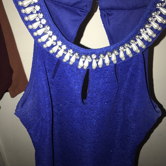 Blue sparkle dress with pearls and jewels - Picture 3 of 5